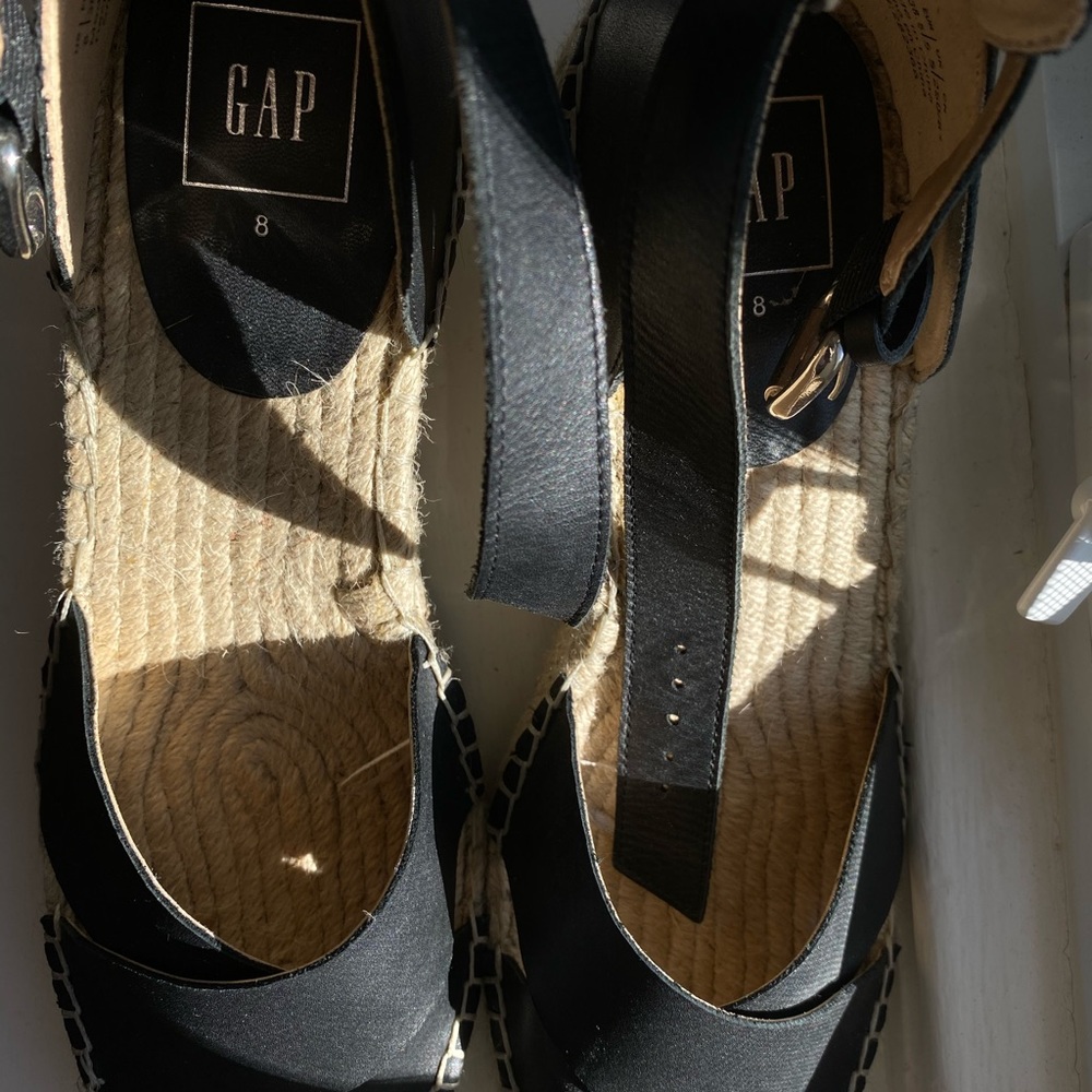 GAP crossover strap Black espadrilles 👠 - Picture 3 of 7